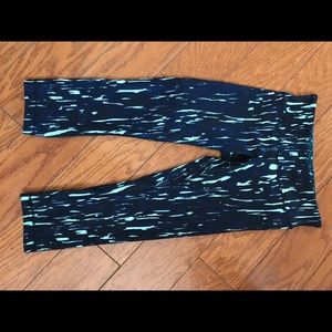Black and mint green lululemon crops